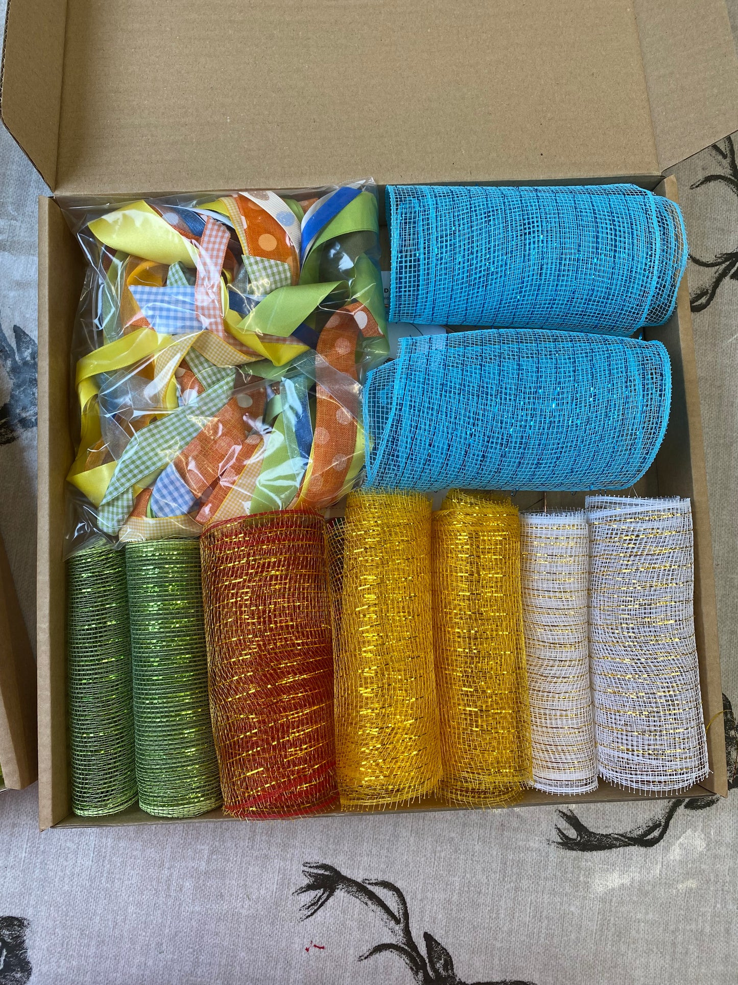 Deco Mesh & Ribbon Spring/Summer Wreath Kit