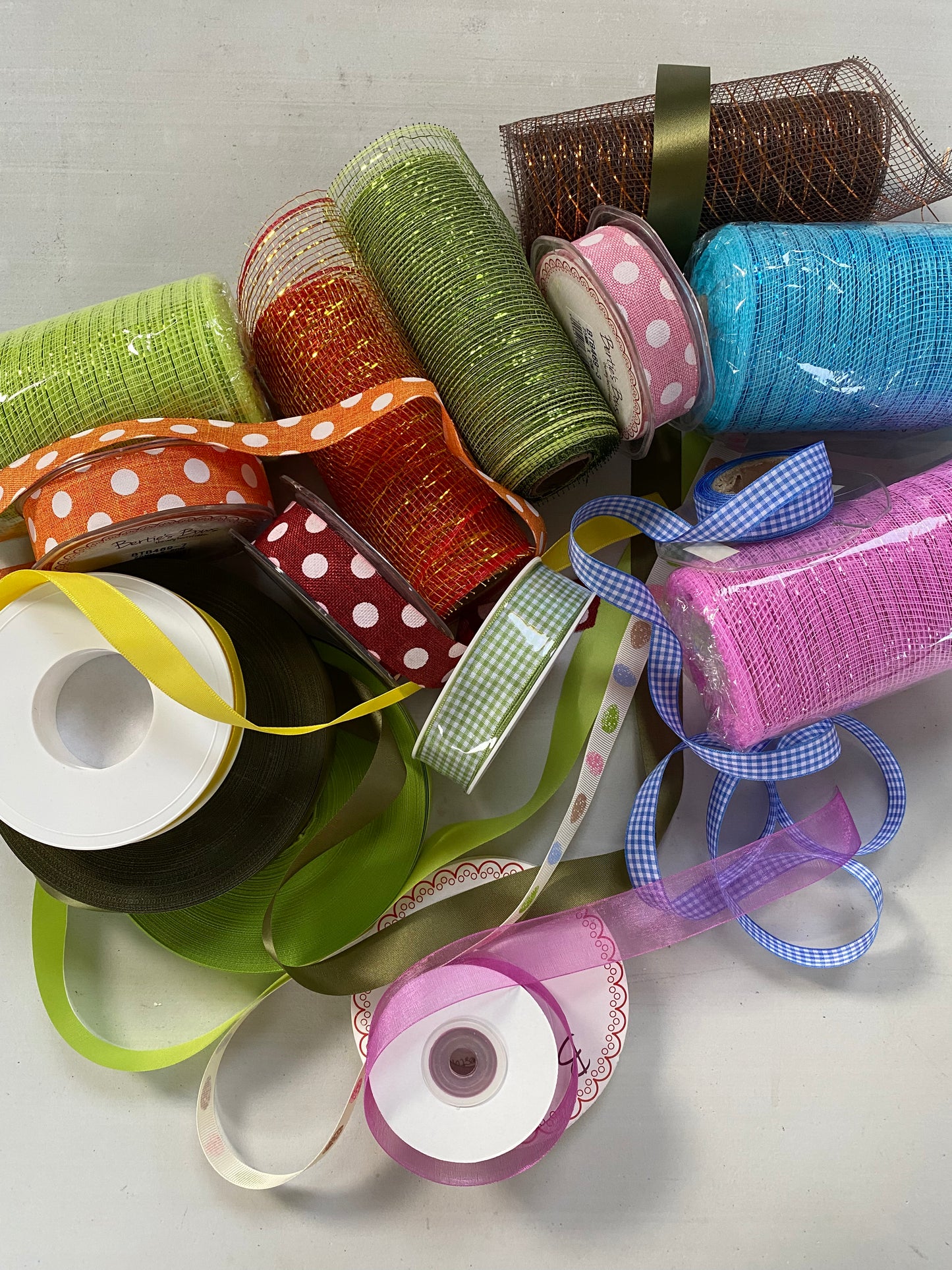 Deco Mesh & Ribbon Spring/Summer Wreath Kit