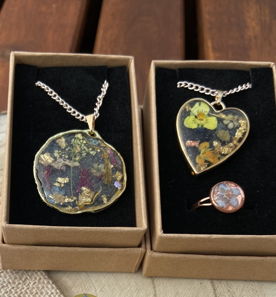 UV Resin Botanical Jewellery & Gifts Workshop - Sunday 2nd November 2025