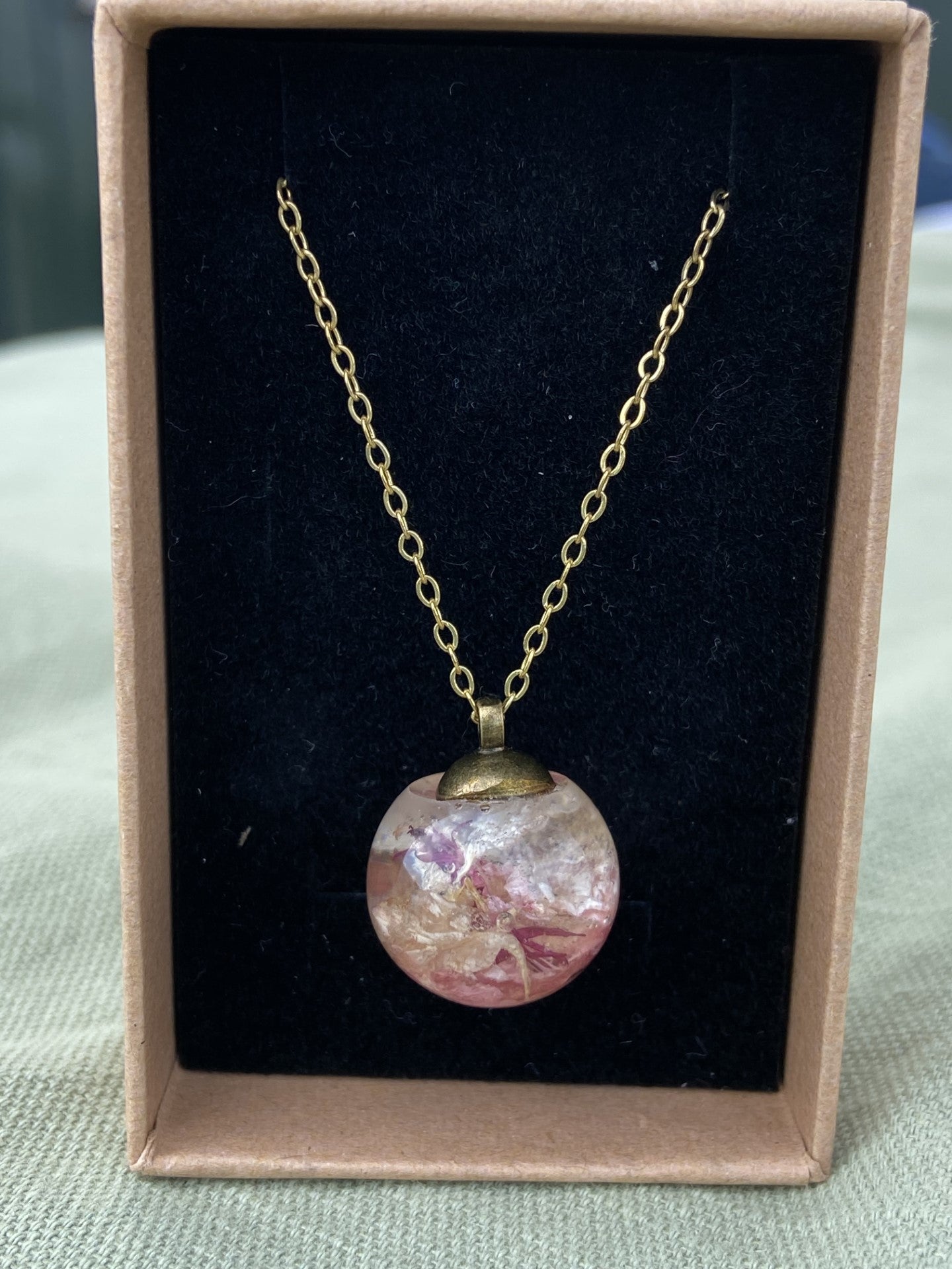 Resin Botanical Pendant & Trinket Dish Workshop NEW! - Sunday 5th November