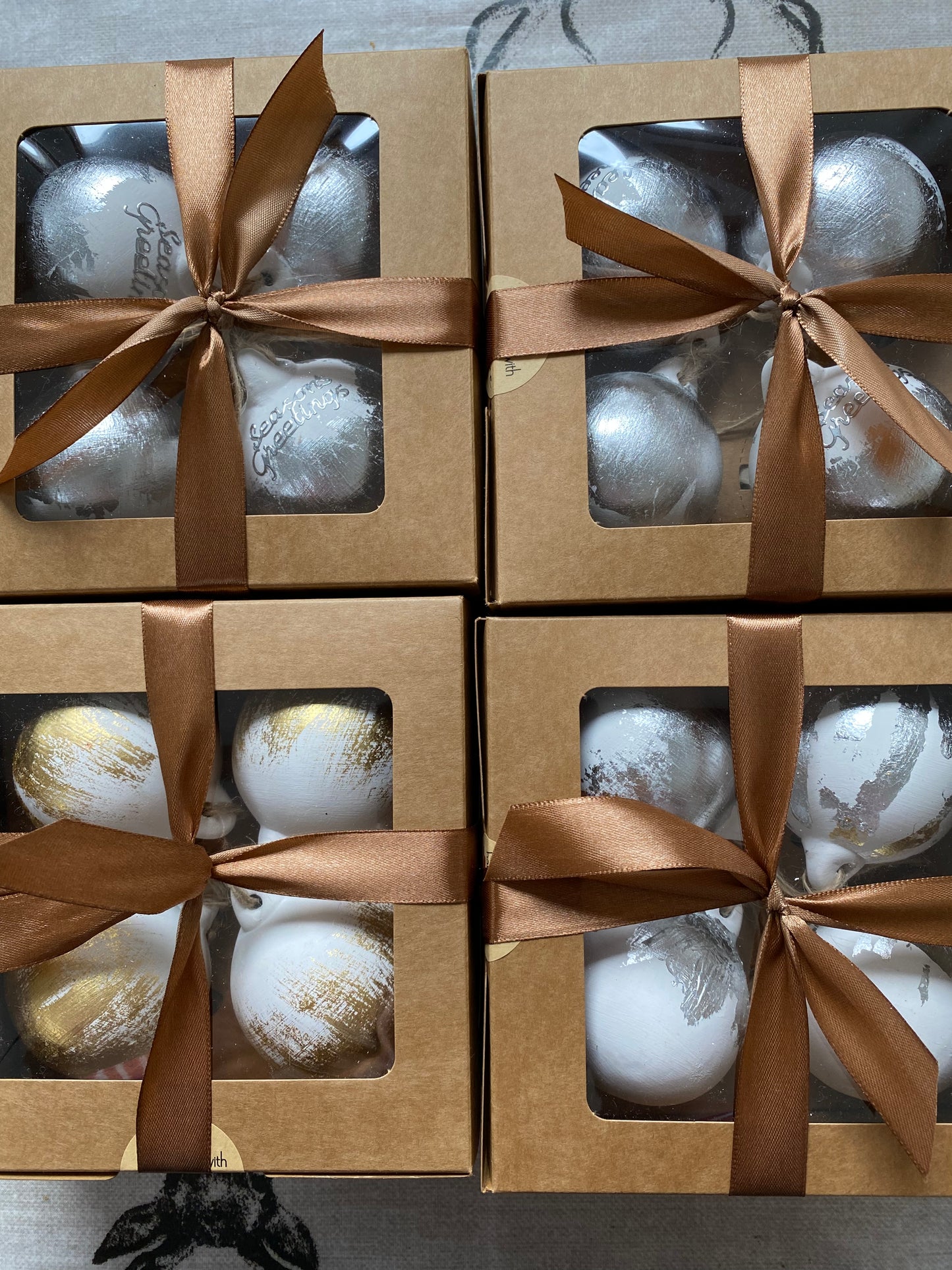 Gilt Ceramic Baubles Box of 4